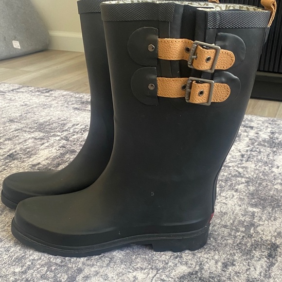 Chooka Mid-Black Top Solid Boots - Picture 1 of 7